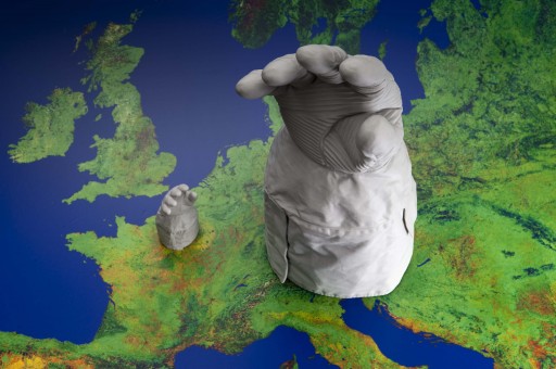 3D-printed_replicas_of_Hans_Schlegel_s_EVA_glove