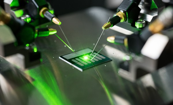 A carbon nanotube optical rectenna