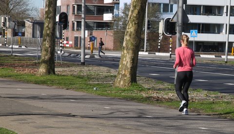 Jogging_young_female