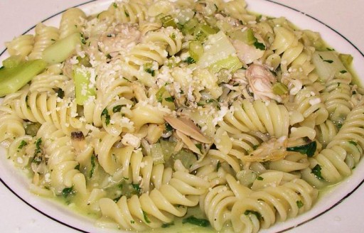 Fusilli_con_porri_e_vongole_by_Blue_Lotus