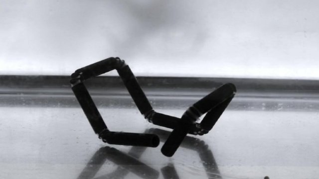 self_folding_strand