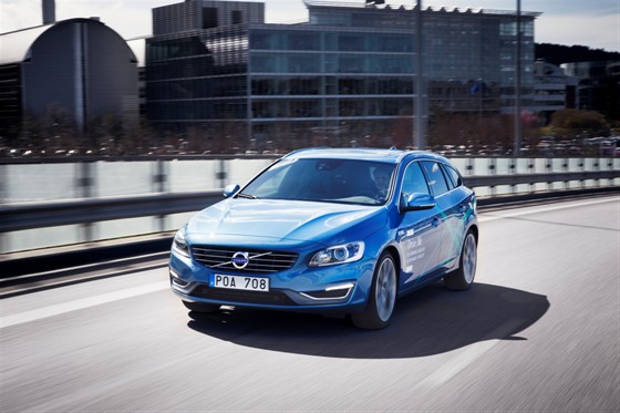 Volvo’s first self-driving cars now being tested live on public roads in Swedish city «  the Kurzweil Library + collections