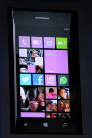 windows_phone_8_start_screen-11375940